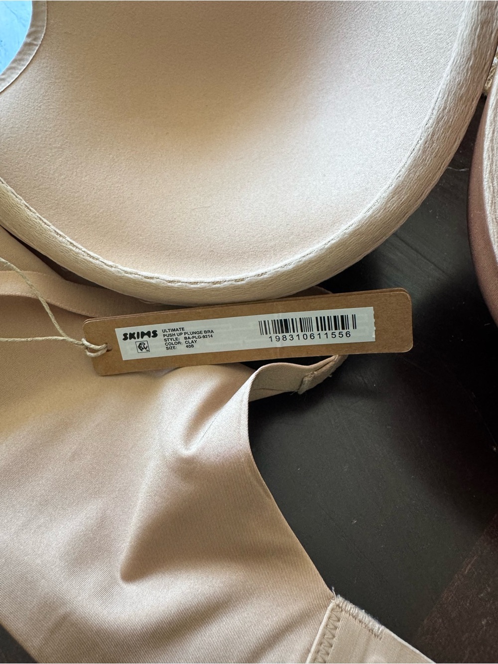 SKIMS Ultimate Teardrop Push-up Bra - Picture 3 of 5